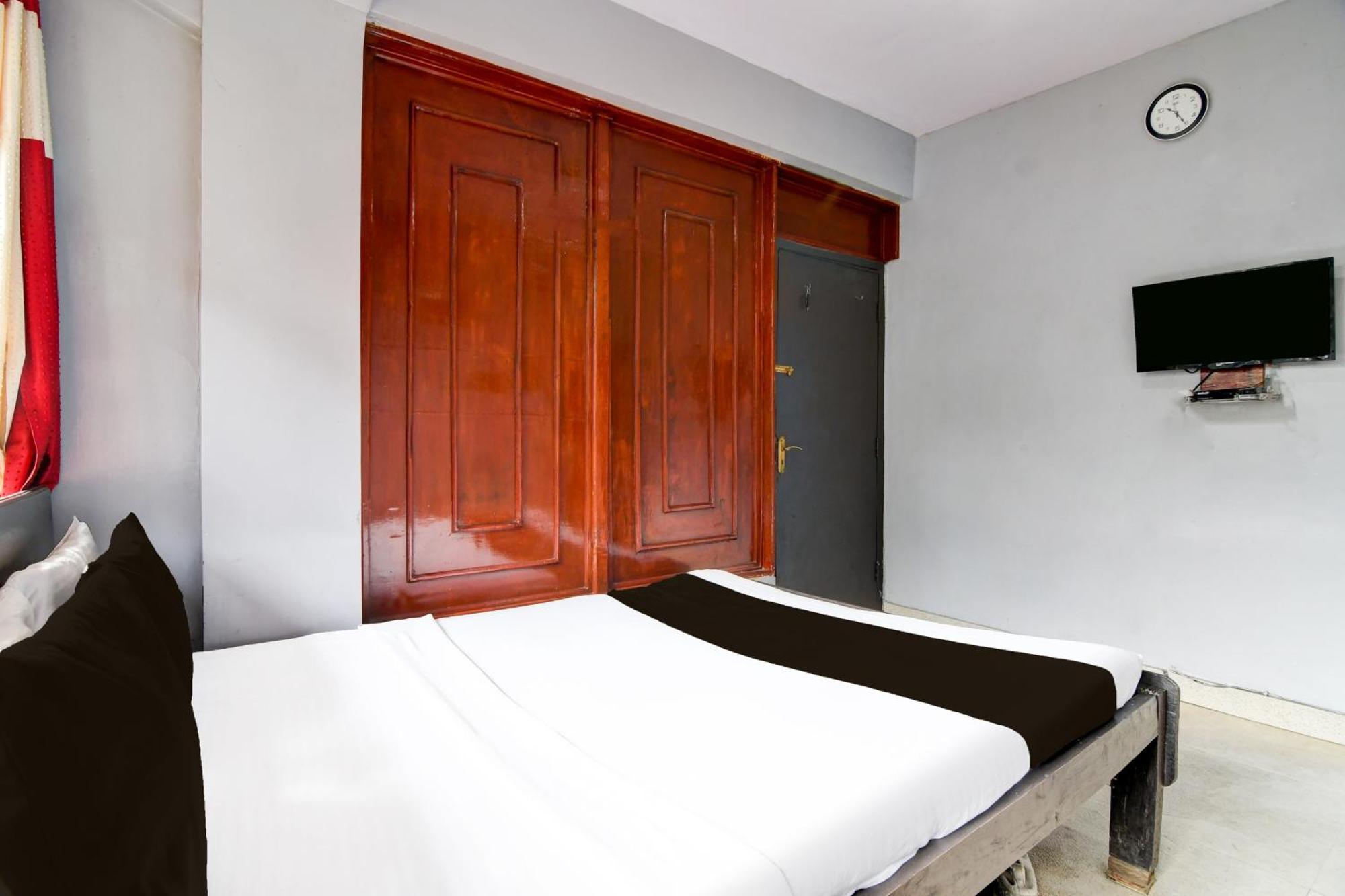 OYO 35738 Aps Homestay Ghum Luaran gambar