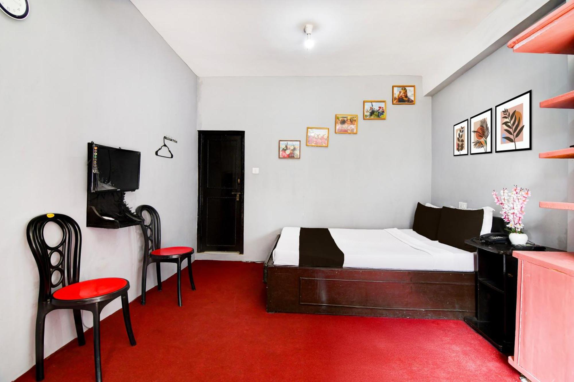 OYO 35738 Aps Homestay Ghum Luaran gambar