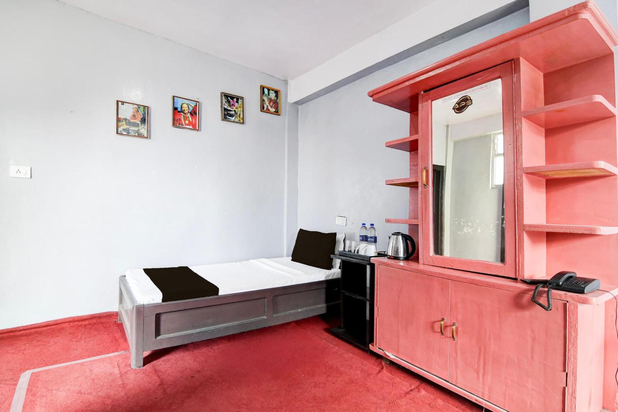 OYO 35738 Aps Homestay Ghum Luaran gambar