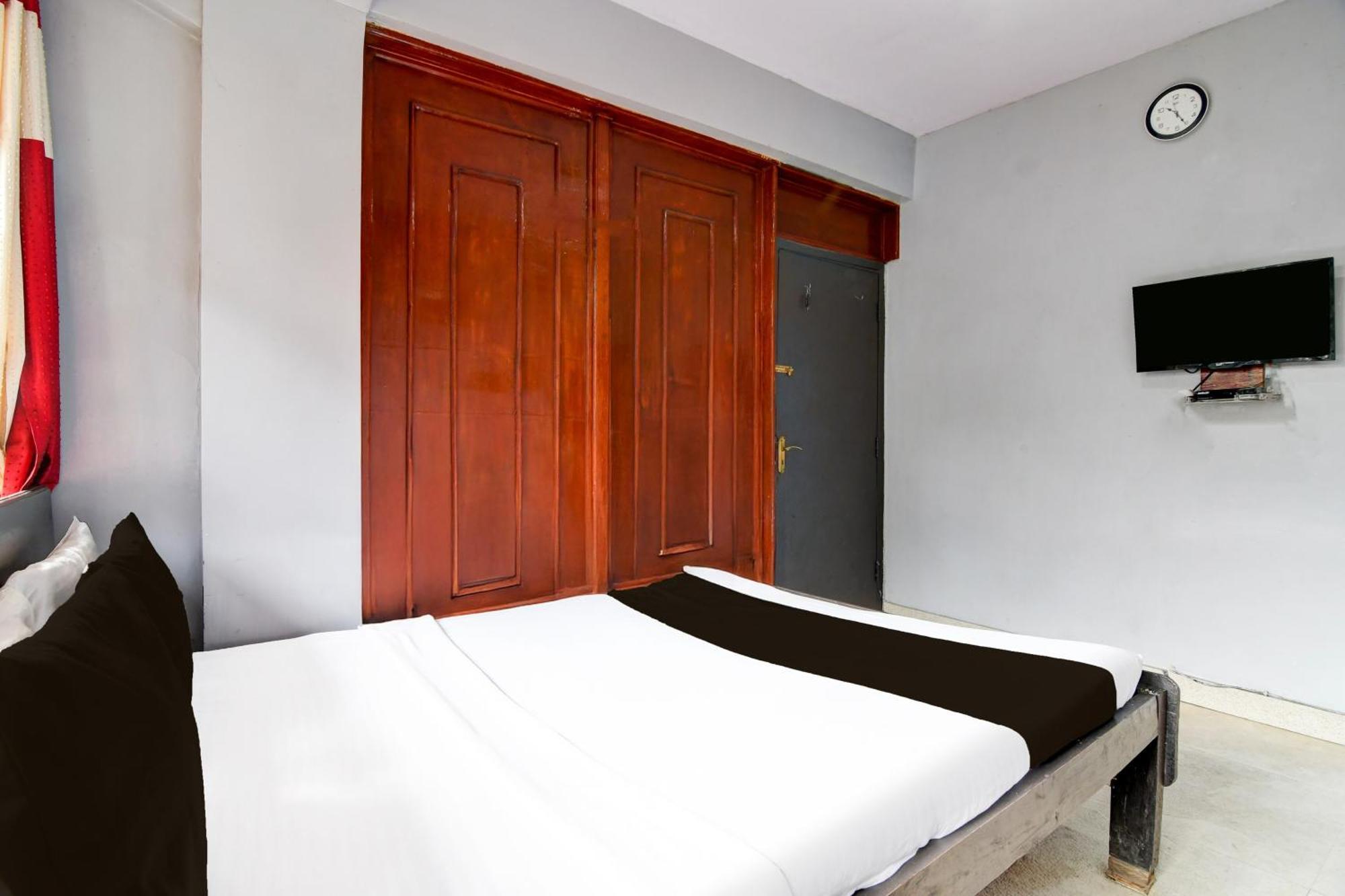 OYO 35738 Aps Homestay Ghum Luaran gambar