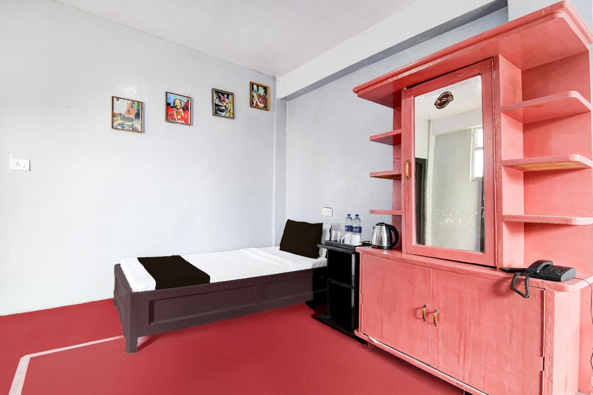 OYO 35738 Aps Homestay Ghum Luaran gambar
